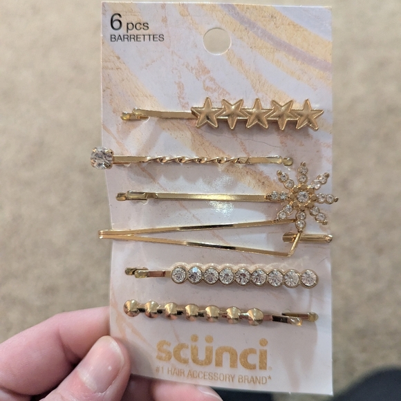 Scunci Gold Hair Clip Set - Picture 2 of 5